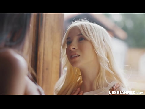 ❤️ A nena chega a casa uns meses despois e acaba comendo o coño da súa madrastra ❤ Vídeo de puta en % gl.redporn-tv.ru %